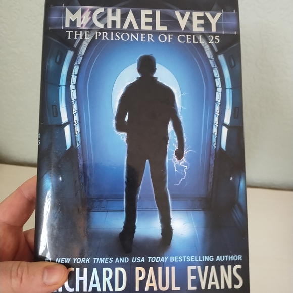 Michael Vey Shocking Collection Hardback Books 1-7 (Boxed Set) - Picture 5 of 11